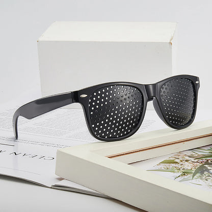 LuniQ™ Pinhole Training Glasse